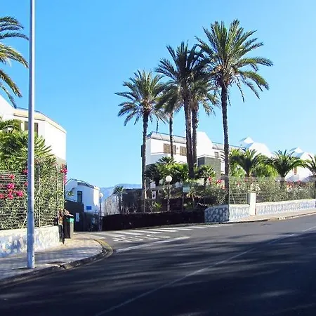 Caledonia Park Apartment *